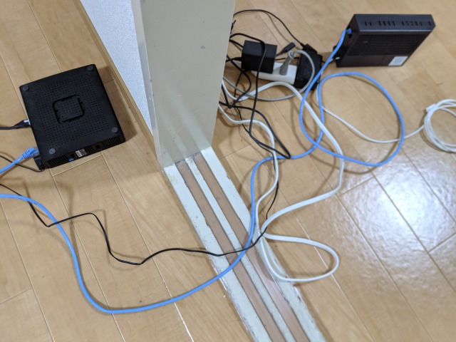 ソフトバンク光に乗り換えるデメリット：部屋がコードでごちゃごちゃする